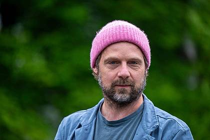 Peter Kneffel/dpa | «Den ganzen Berg an Geröll umarmen», rät der Schauspieler und Musiker Christoph Letkowski bei seelischen Krisen.