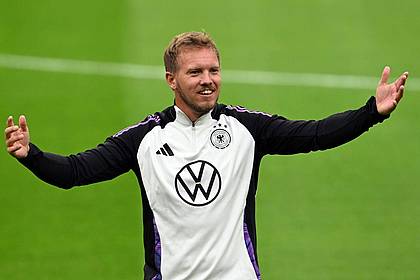 Federico Gambarini/dpa | Julian Nagelsmann ist in Kontakt mit Florian Wirtz, will dem 22-Jährigen aber zu keinem Verein raten.