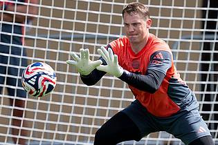 Sven Hoppe/dpa | «Wir werden bereit sein.» Bayern-Kapitän Manuel Neuer beim Training.