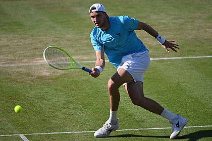 Marijan Murat/dpa | Jan-Lennard Struff mühte sich im Achtelfinale gegen Jiri Lehecka vergeblich.