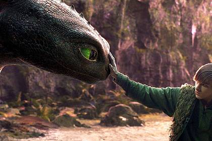 Universal Pictures/dpa | Mason Thames (r) als Hiccup. 