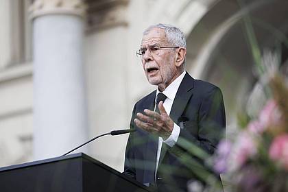 Erwin Scheriau/APA/dpa | Bundespräsident Alexander van der Bellen schaltet sich in die Waffen-Debatte ein.
