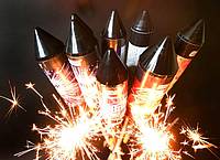 Roland Weihrauch/dpa | Die Deutsche Umwelthilfe plädiert dafür, den privaten Kauf und Gebrauch von Pyrotechnik zu Silvester dauerhaft zu beenden. (Symbolbild)