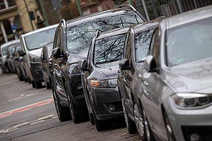Sebastian Gollnow/dpa | Die durchschnittliche Höhe der Motorhauben von Autos hat sich laut einer Studie seit 2010 jährlich um 0,5 Zentimeter erhöht. (Archivbild)