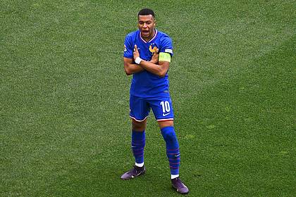 Marijan Murat/dpa | Frankreichs Matchwinner Kylian Mbappé in seiner typischen Jubelpose. 