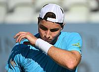 Marijan Murat/dpa | Jan-Lennard Struff kann im Achtelfinale von Stuttgart nicht überraschen.