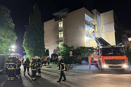 Steven Hutchings/dpa | Bei einem Feuer im Marienkrankenhaus im Hamburger Stadtteil Hohenfelde sind drei Menschen ums Leben gekommen. 