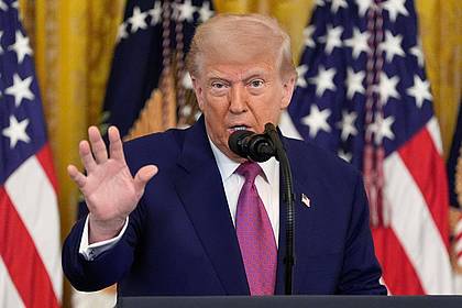 Alex Brandon/AP/dpa | Schließt einen israelischen Angriff auf den Iran nicht aus - US-Präsident Donald Trump. 