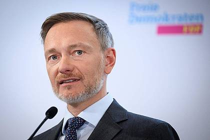 Bernd von Jutrczenka/dpa | Christian Lindner gibt beim Parteitag FDP-Führung ab.