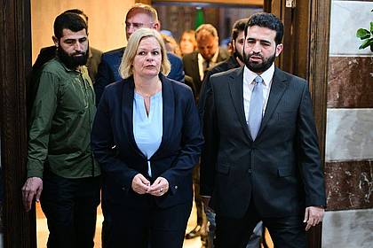 Sebastian Gollnow/dpa | Kurz vor dem Ende ihrer Amtszeit reiste die geschäftsführende Bundesinnenministerin, Nancy Faeser (SPD), zu einem Gespräch nach Damaskus, bei dem es auch um Rückführungen ging.