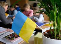 Robert Michael/dpa | Laut EU-Kommission sind seit Beginn des russischen Angriffskrieges über 4,3 Millionen Menschen aus der Ukraine in die EU geflohen. (Archivbild)