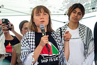 Salvatore Cavalli/AP/dpa | Greta Thunberg kurz vor der Abfahrt auf Sizilien. (Archivbild)