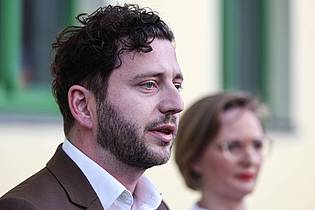 Hannes P. Albert/dpa | Die Grünen haben Fehler gemacht im Umgang mit Vorwürfen gegen ihren Bundestagsabgeordneten Stefan Gelbhaar - das räumt der Vorstand ein. 