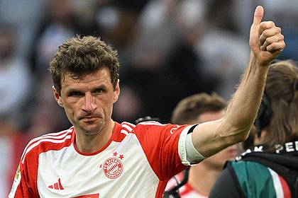 Münchens Thomas Müller betonte, wie hoch der Druck auf Borussia Dortmund im Meisterrennen ist.
