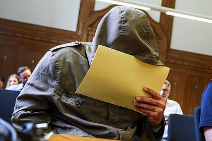 Christoph Reichwein/dpa | Abu Walaa, verurteilter IS-Terrorist und früherer IS-Statthalter in Deutschland, scheitert mit Klage gegen seine Ausweisung.