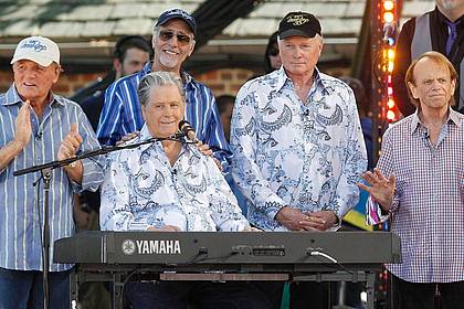 Jason DeCrow/Invision/AP/dpa | Kurzzeitig trat Brian Wilson auch wieder mit seinen alten Beach-Boys-Kollegen auf. (Archivfoto)