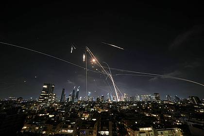 Leo Correa/AP/dpa | Iran hat mit einem Gegenangriff auf Israel begonnen.