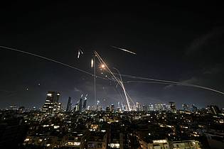 Leo Correa/AP/dpa | Iran hat mit einem Gegenangriff auf Israel begonnen.